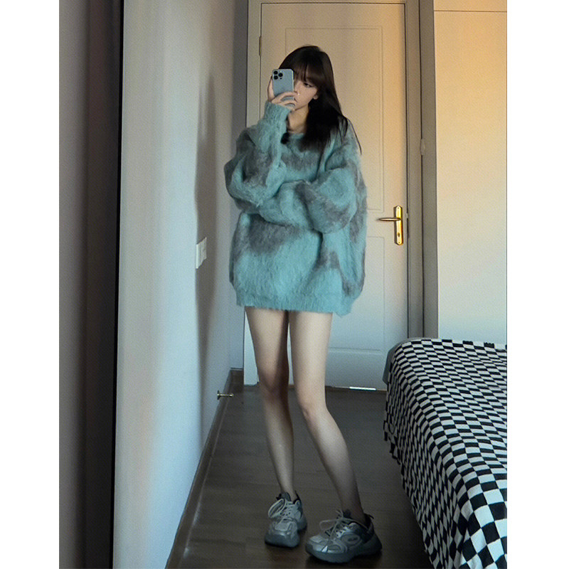 AQUA BLUE SWEATER WOMENS WINTER KOREAN VERSION OF FASHION LAZY STYLE LOOSE AND NICHE DESIGN WEAR SOFT GLUTINOUS PULLOVER TOPS