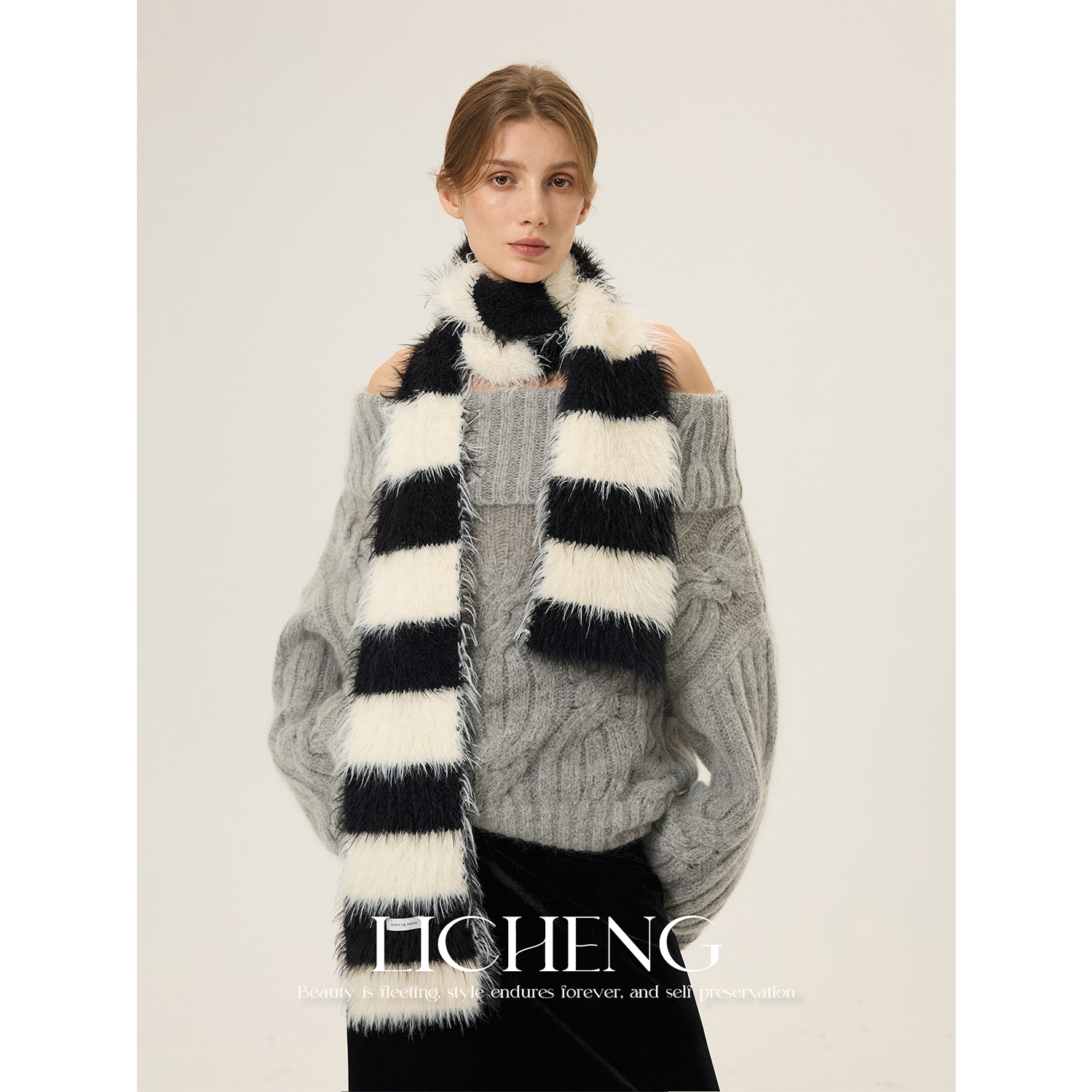 黑白软糯仿貂绒保暖针织围巾女