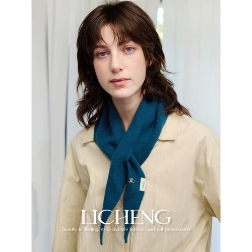 柏林蓝100%美利奴羊毛针织三角巾