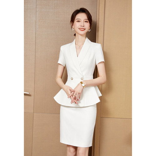 高级感白色西服套裙工作服