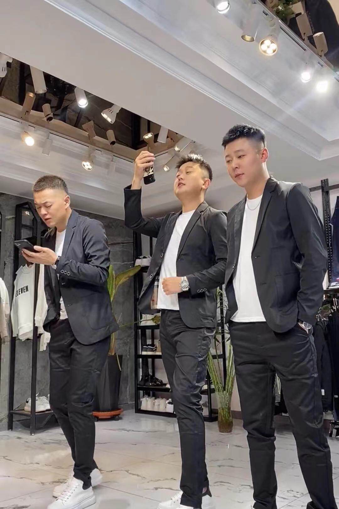 2023秋季新款男士韩版帅气时尚潮流修身百搭休闲黑色西服便单外套