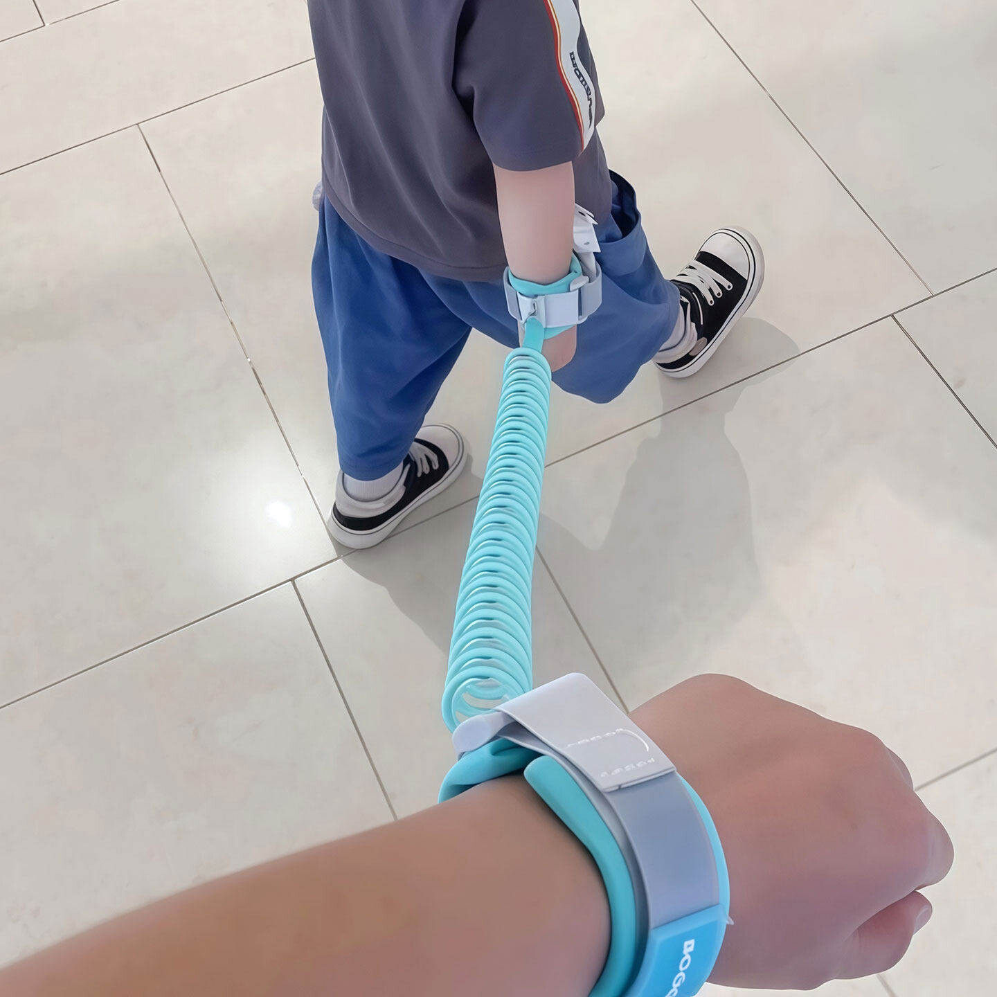 【带娃好物】儿童防丢牵引绳外出旅行游玩小孩防丢失防走丢手环