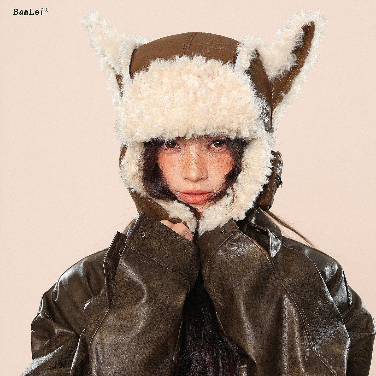 半蕾皮质毛绒护耳趣味雷锋帽