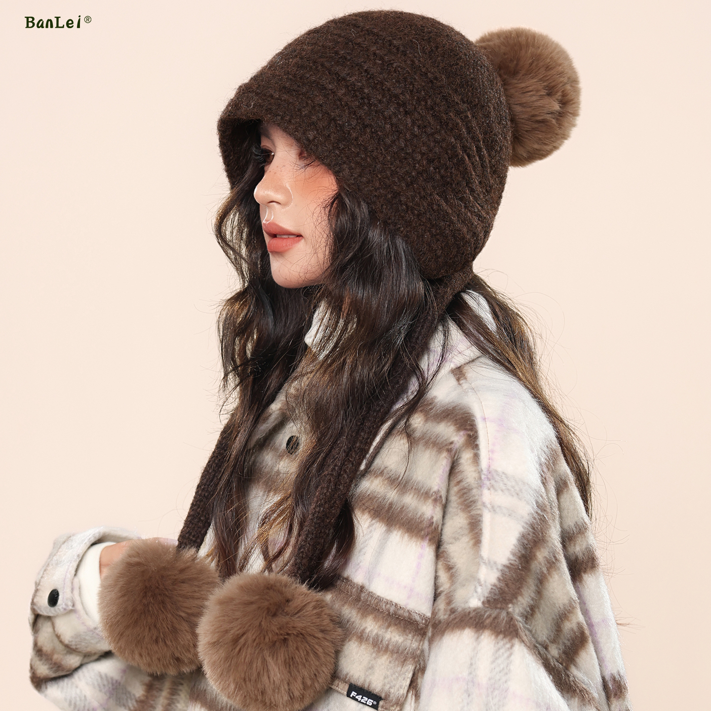 半蕾新款时尚百搭护耳毛球针织帽