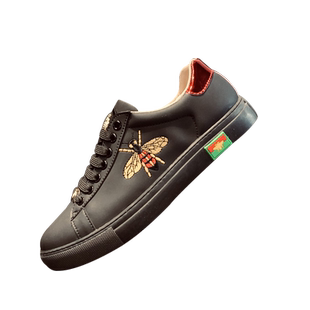 品牌男鞋2026年新款潮鞋奢侈品潮牌百搭小蜜蜂板鞋男士真皮休闲鞋