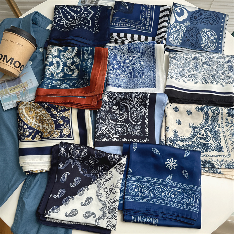 2025秋复古腰果蓝色方巾丝巾女搭衬衫百搭系脖小领巾绑发装饰围巾