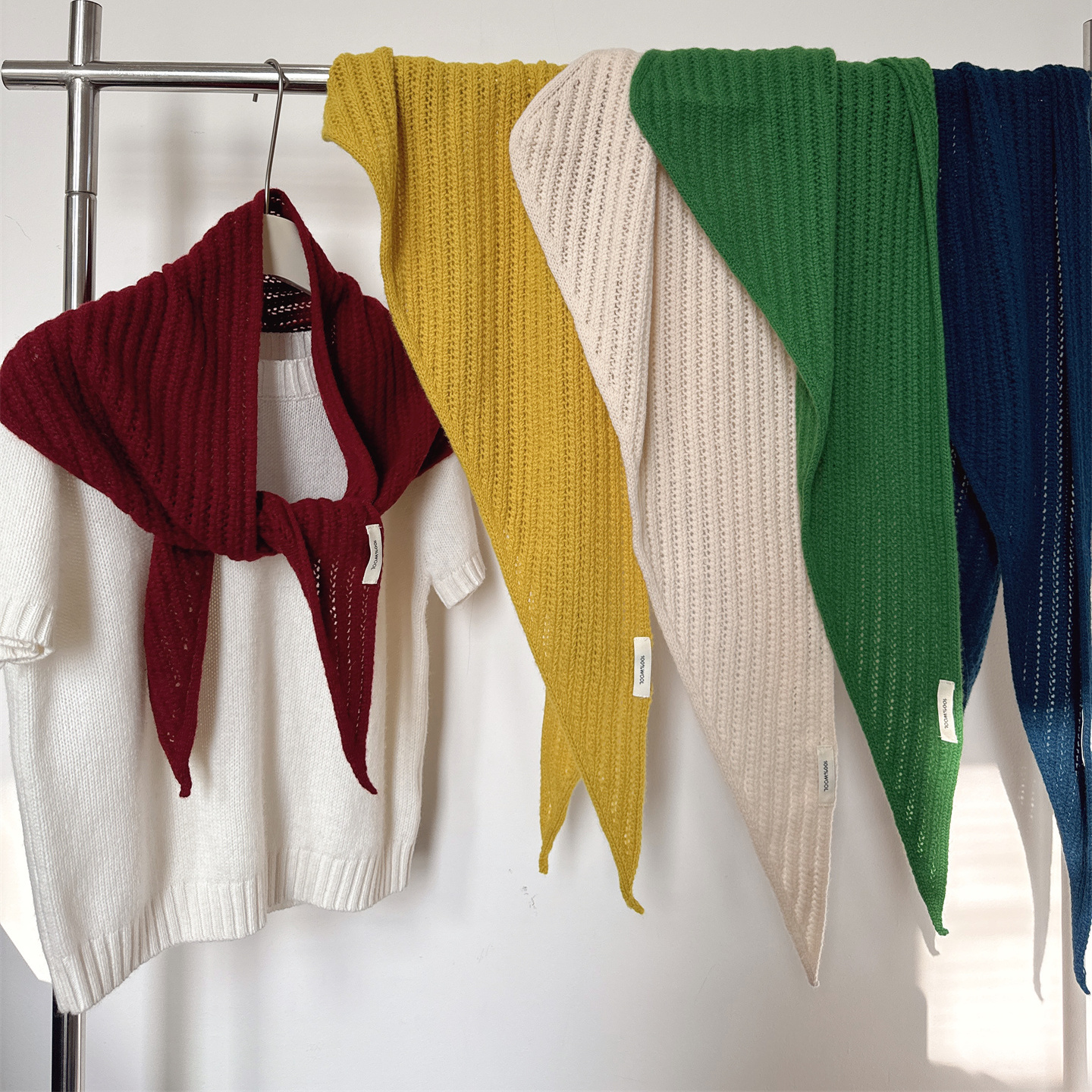 办公室复古针织条纹大加厚保暖外披三角围巾女秋冬装饰披肩围脖