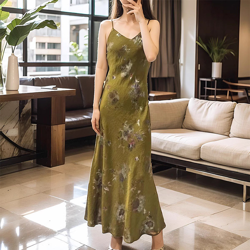 醋酸印花吊带连衣裙质感高级