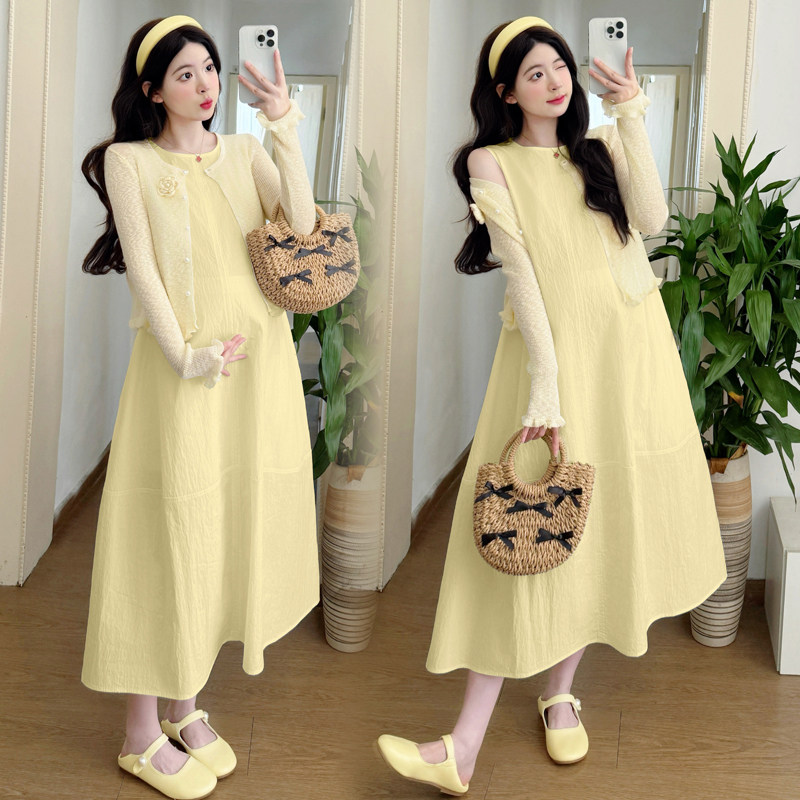实拍新款 2026春季简约韩版时尚舒适背心裙孕妇装+鹅黄色针织开衫