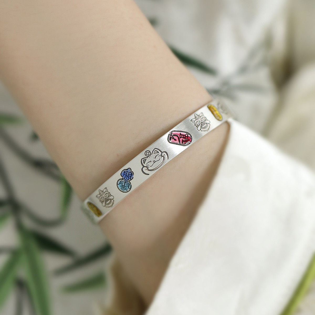 999实心足银国风珐琅印花纯银手镯女新款民族风简约时尚吉言镯子