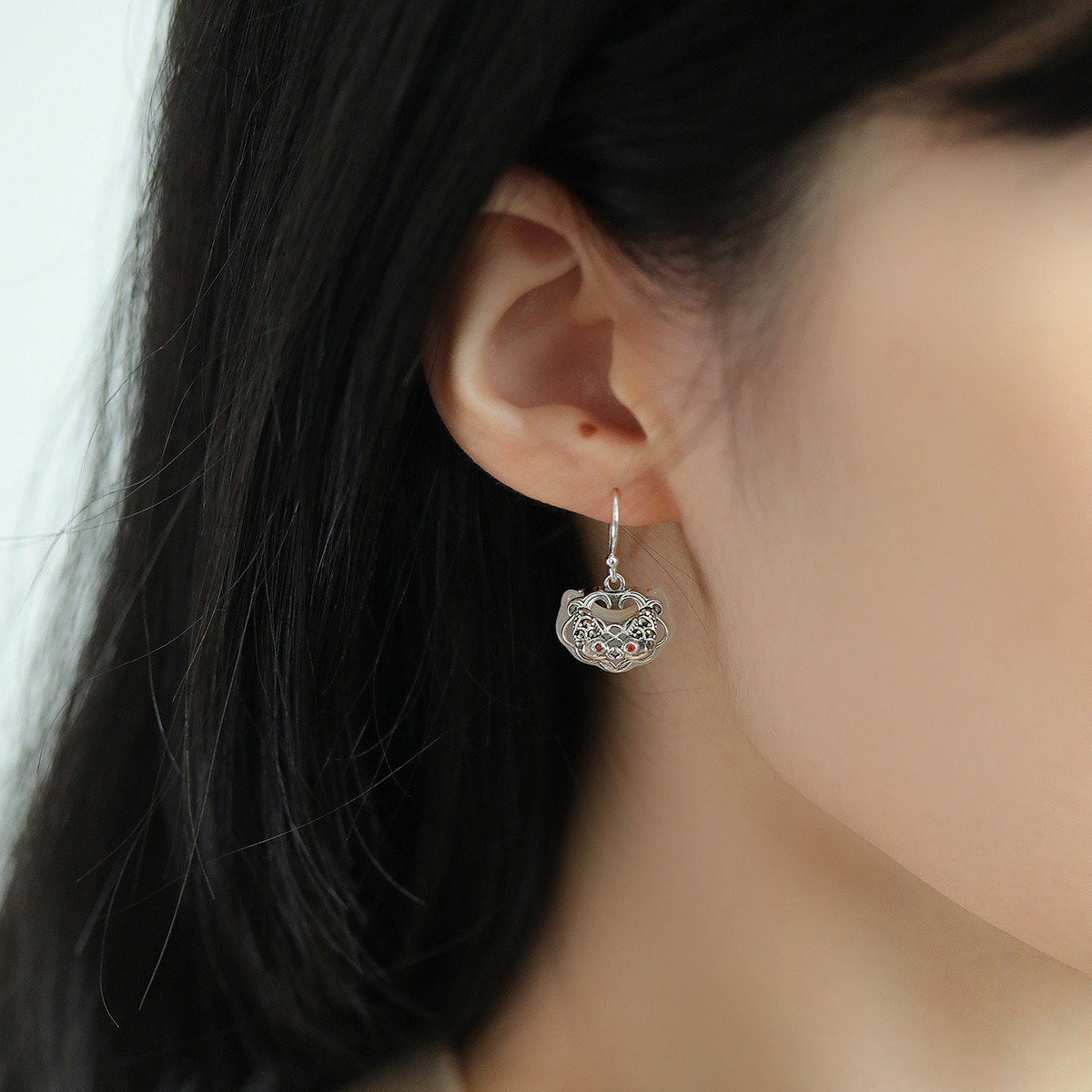 925银玉髓长命锁耳坠耳钩2025年高级感时尚民族风耳环女耳饰