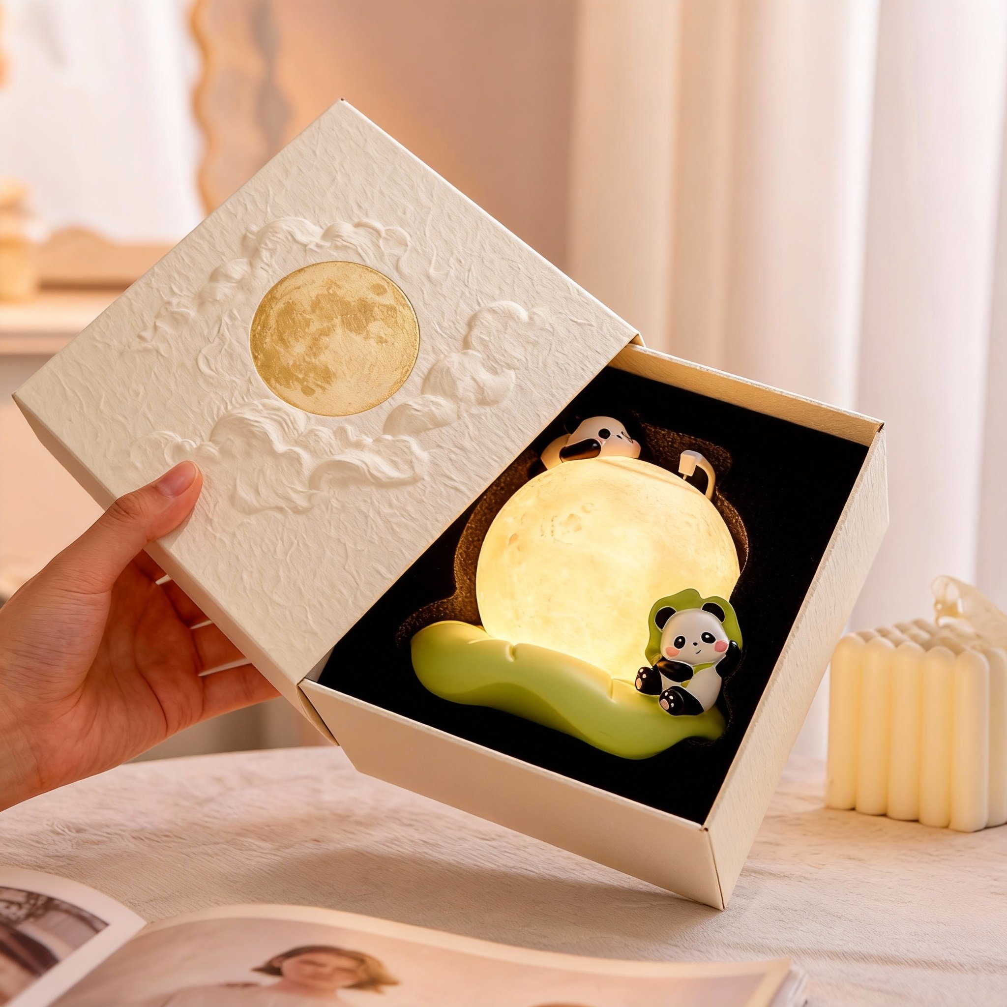 创意熊猫月亮造型台灯卧室睡眠灯夜间护眼装饰灯具礼盒装,节庆用品/礼品,创意/设计灯,淘宝优惠券,粉丝福利购,淘宝优惠卷