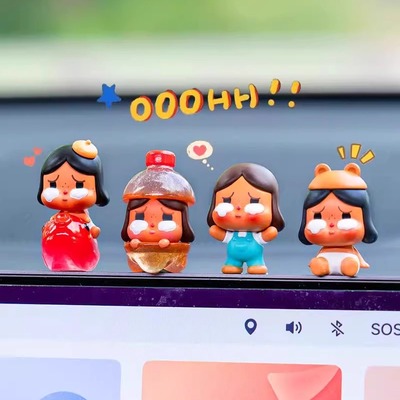 泡泡玛特crybaby汽车摆件特斯拉