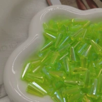 Флуоресцентные зеленые бусины в виде капель воды разных размеров (50 г в упаковке)