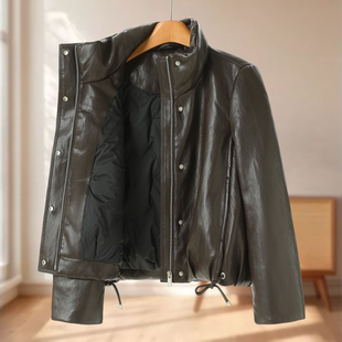 专柜鹅绒服【申】冬装 下摆抽绳立领痞帅软面PU皮羽绒服502