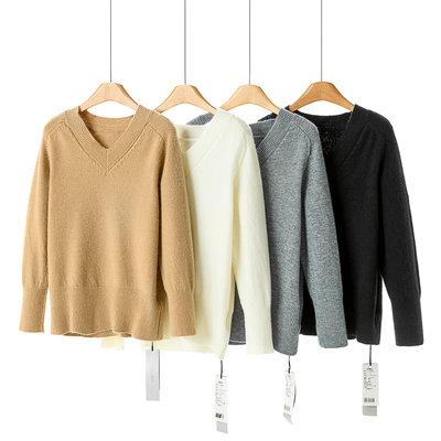 专柜3399【贝】冬装 V领插肩袖4色可挑选宽松毛衣031