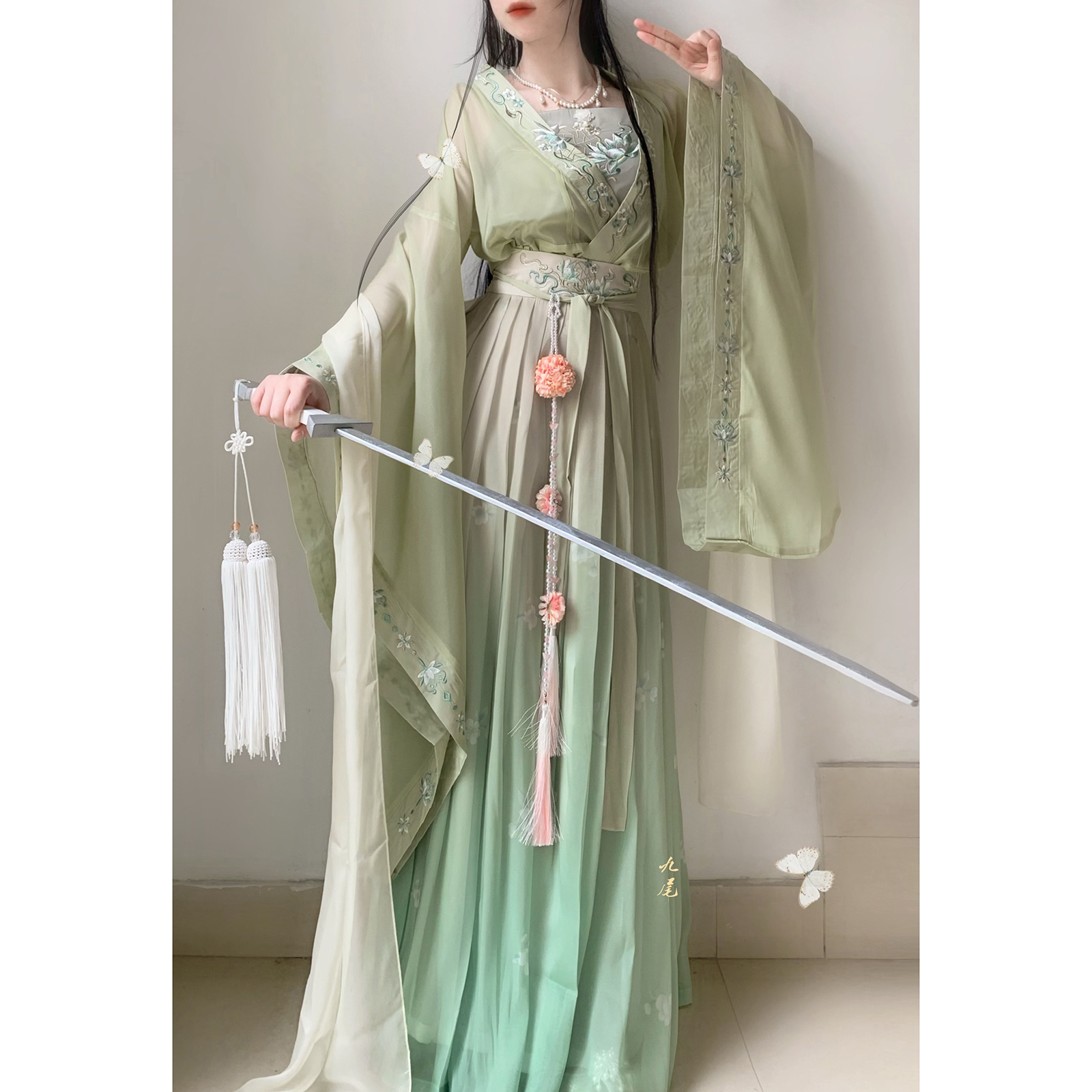 素羽华裳爱莲说 原创南北朝大袖襦改良汉服女齐腰日常仙气秋冬款