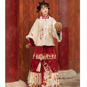 素羽华裳 奶兔微萌 明制汉服女方领披袄日常马面裙新年款加绒秋冬