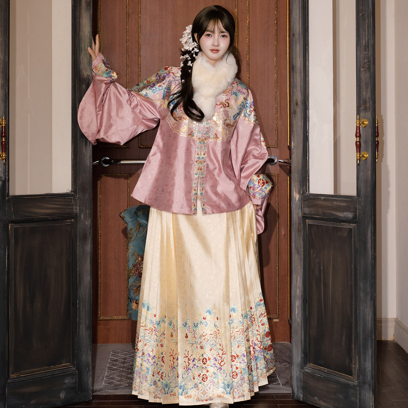 素羽华裳明制汉服女立领对襟短袄仿妆花织金马面裙端庄富贵冬套装,女装/女士精品,汉服套装,淘宝优惠券,粉丝福利购,淘宝优惠卷