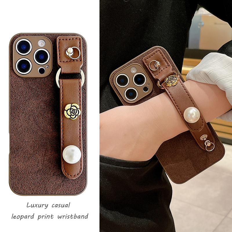 月坑纹珍珠山茶花腕带适用于苹果17Pro手机壳iPhone16Promax新款15保护套14Plus背带斜跨挂绳13复古12奢华11