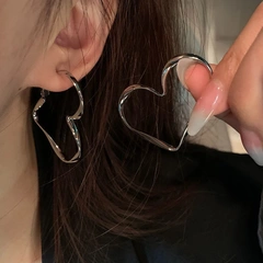 韩国轻奢爱心耳钉女耳圈小众设计感高级耳环气质网红复古百搭耳饰