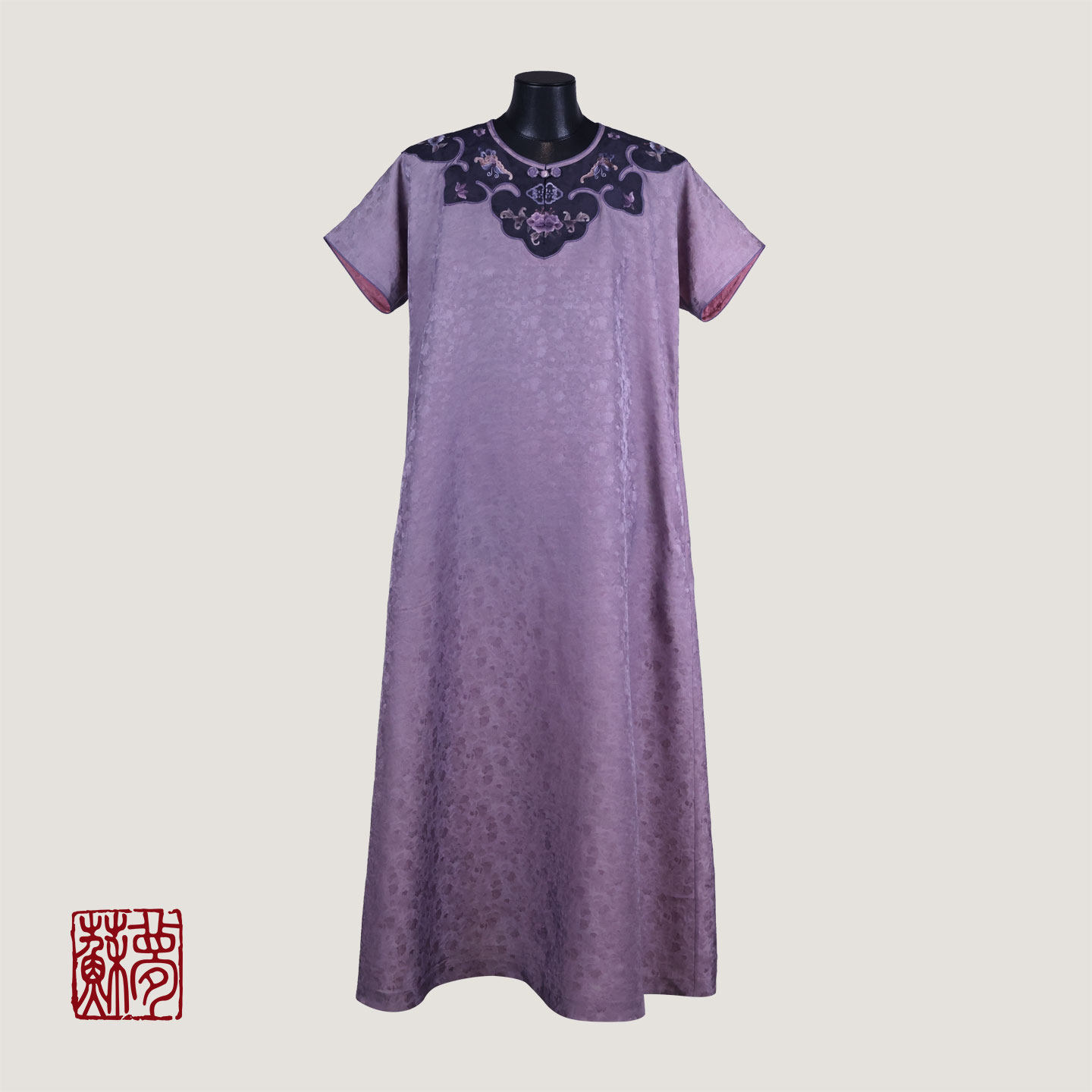 {苏梦}【紫汀兰】手绣云肩圆领大袍0101642