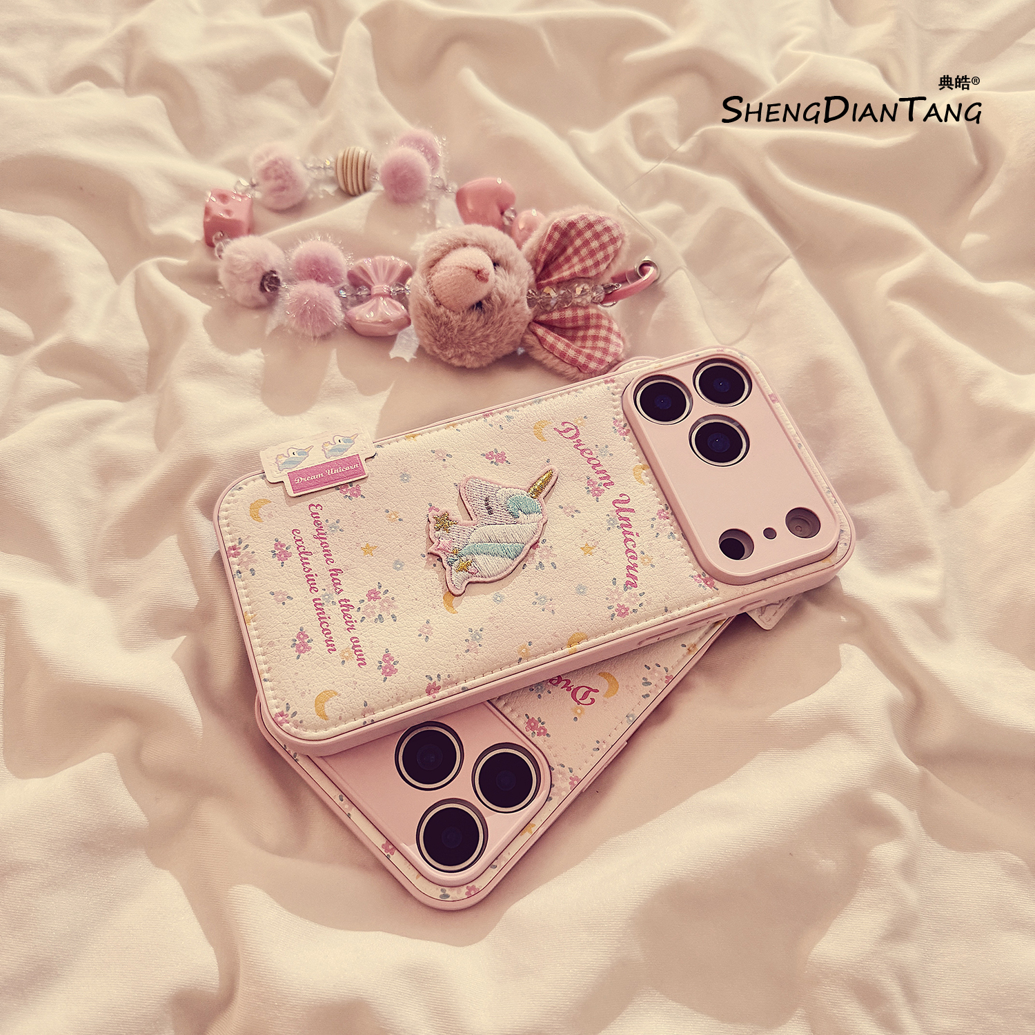 满屏碎花独角兽适用苹果17手机壳