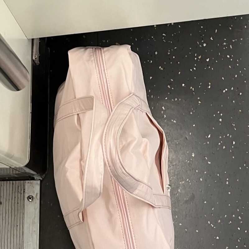 粉色行李袋短途旅行包大容量女士外出旅行包时尚轻便大手提健身包