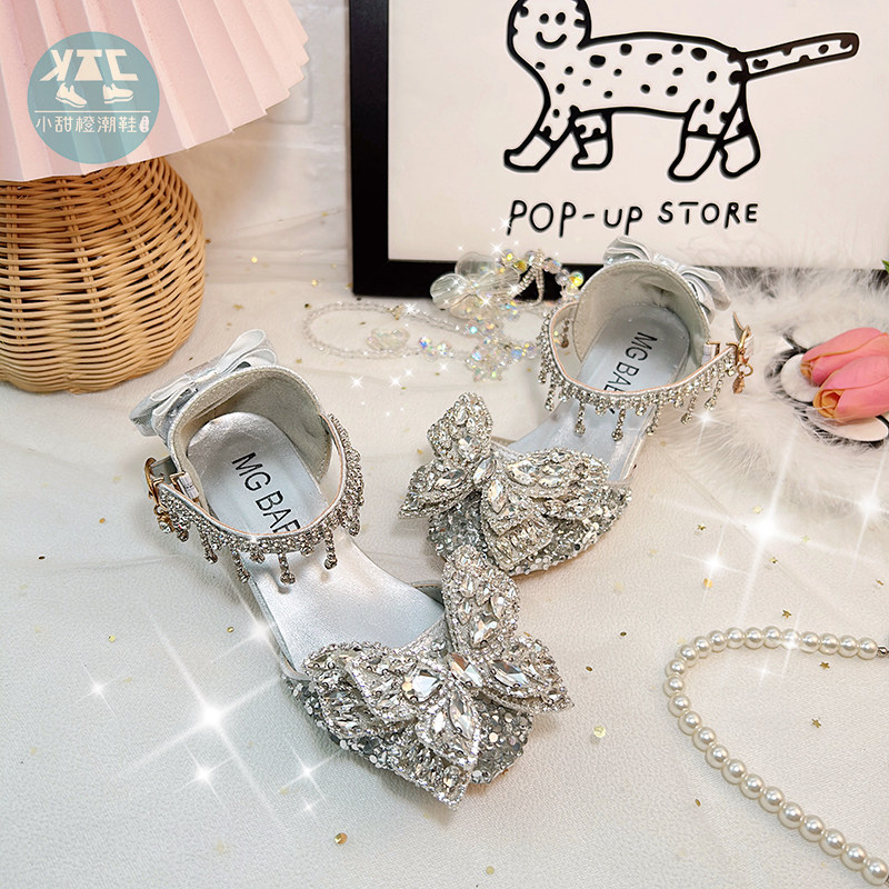 2026新款儿童高跟鞋皮鞋女童女宝夏表演银色公主鞋水晶鞋水钻花童