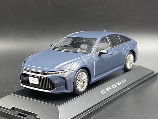 原厂 1:30 丰田 皇冠 16代 Toyota Crown 日版 合金汽车模型 收藏
