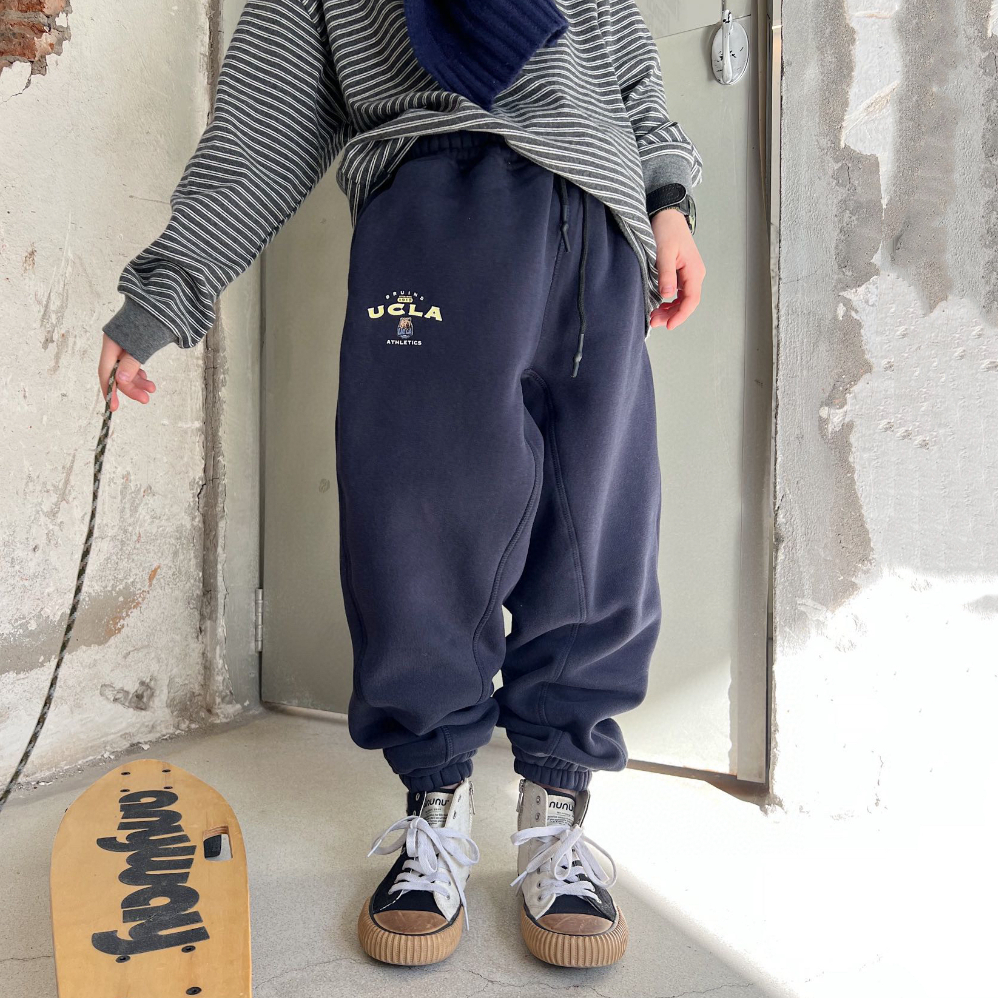 儿童加绒裤子一体绒保暖运动裤24冬款洋气男童校园风小熊印花长裤