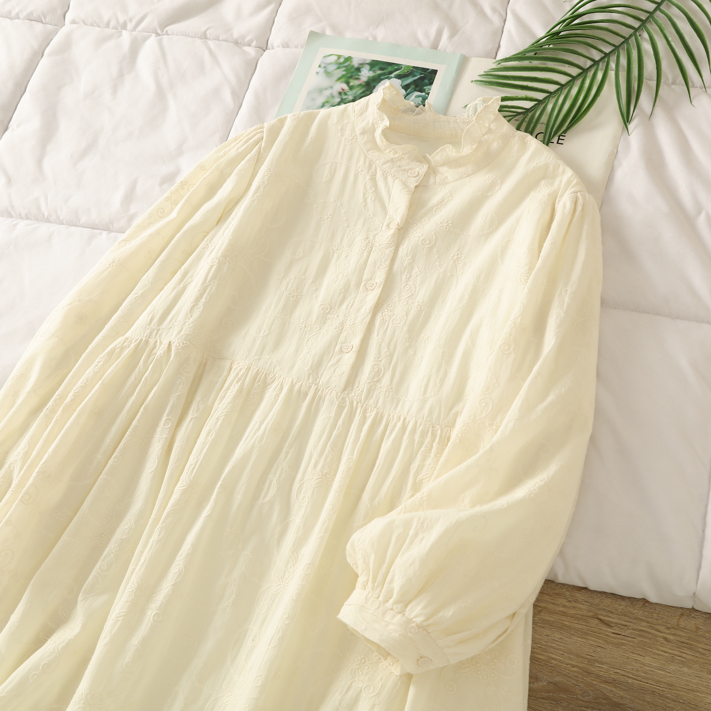 法式复古宫廷风长袖加绒内衬连衣裙女秋季甜美宽松木耳立领中长裙