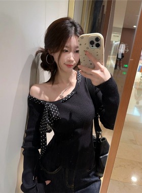黑色波点蝴蝶结斜肩设计打底衫初秋时尚辣妹修身显瘦chic短款