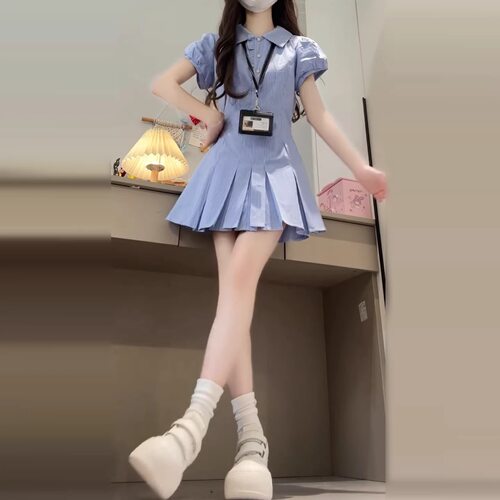 蓝色格纹衬衫连衣裙女2026夏新款小个子收腰显瘦气质百褶短裙法式