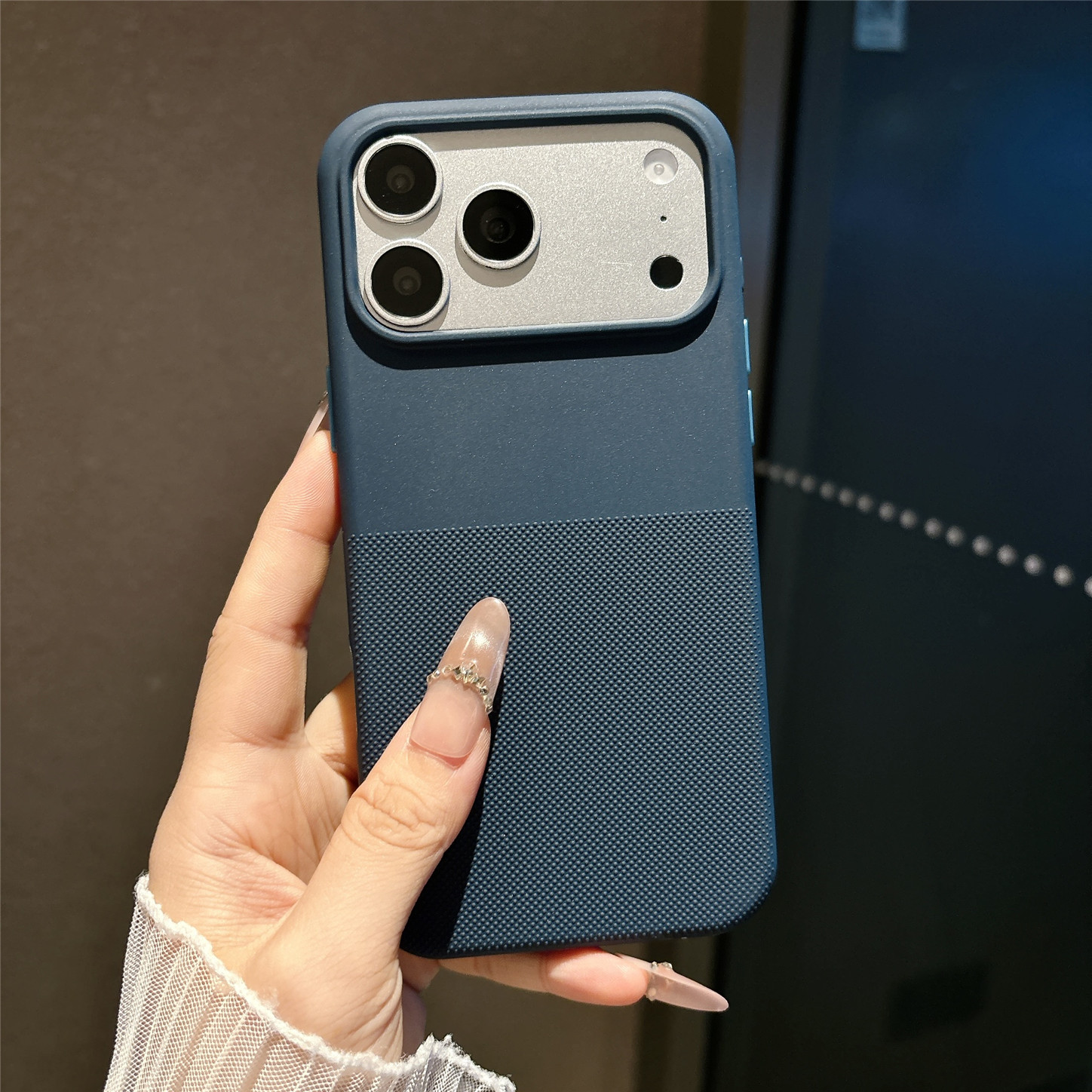 ins高级颗粒感波点纹适用苹果17promax手机壳iPhone16pro新款15磁吸14plus防指纹13防摔保护套12爆款网红男女