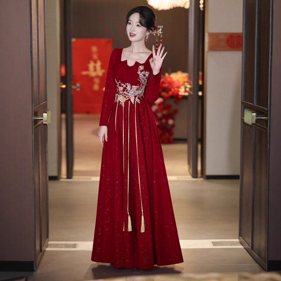 敬酒服新娘2025冬季新款长袖酒红色回门订婚连衣裙新中式结婚礼服