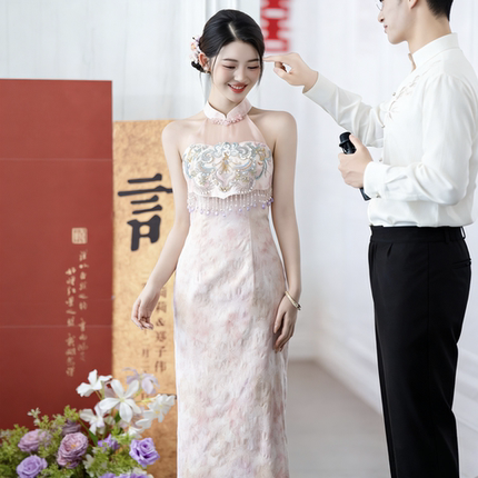 新中式挂脖旗袍订婚服2026新款新娘敬酒服粉色结婚礼裙气质连衣裙
