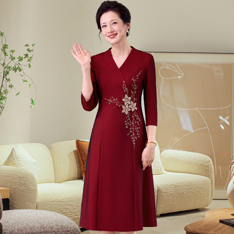 妈妈婚宴装礼服女2026春秋新款喜婆婆端庄气质旗袍改良敬酒服减龄