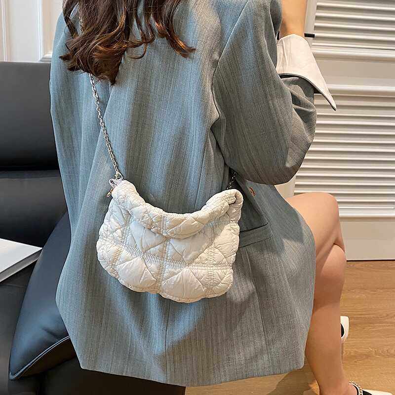 小众设计褶皱云朵斜挎包女2024新款夏韩系链条单肩包腋下包手提包