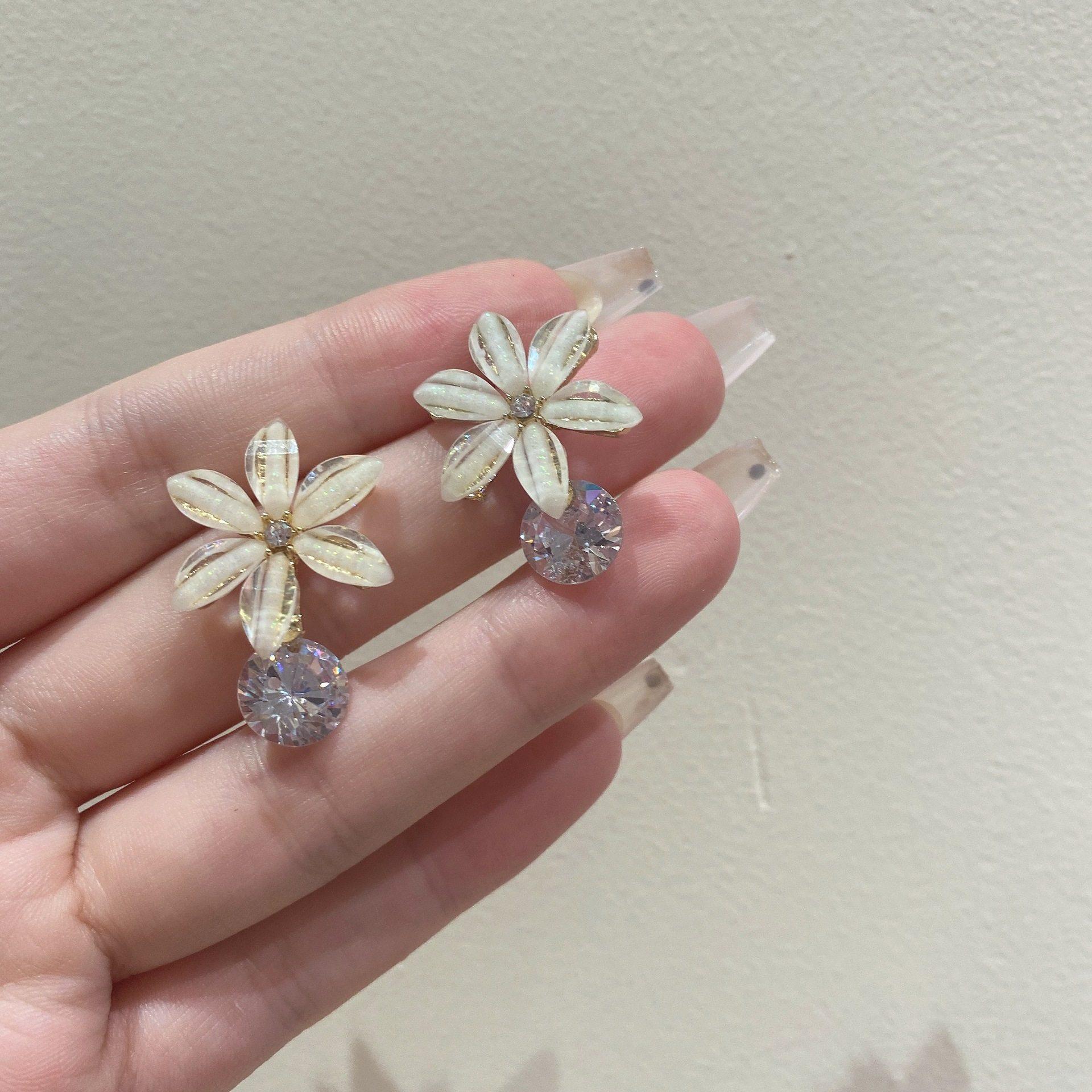 925银针韩国高级感珠光闪花朵耳钉清新森系百搭耳环气质花瓣耳饰,饰品/流行首饰/时尚饰品新,耳环,淘宝优惠券,粉丝福利购,淘宝优惠卷