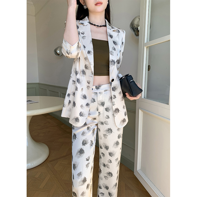 夏天西装套装女薄款2024新款高级感气质女神范休闲短袖职业装西服