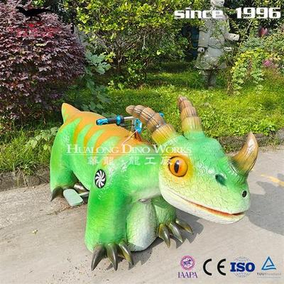年新品卡通乘骑电动恐龙跑跑车滑行恐龙小车双角龙吉祥物