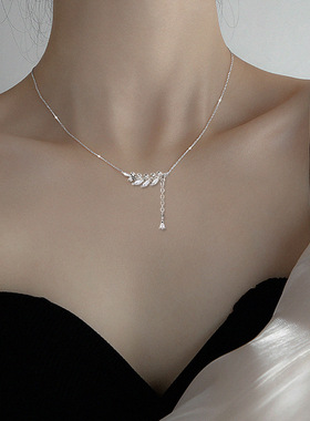 奥特莱斯撤柜清仓捡漏18K金轻奢树叶项链韩版简约锁骨链女配饰