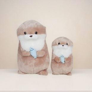 日本AMUFUN amuse抱鱼水獭玩偶挂件公仔玩具毛绒包包挂饰正版