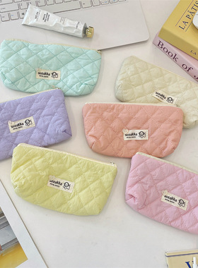 54142 菱格化妆包绗缝高颜值大容量学生文具袋便携笔袋上课铅笔盒