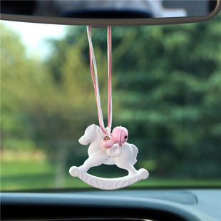 新款汽车后视镜吊坠香薰木马挂件石膏创意可爱马车内饰品