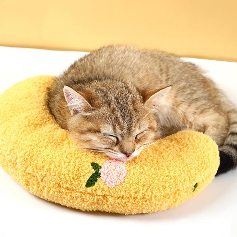 宠物枕头狗狗猫咪睡觉月亮枕头小型犬毛绒抱枕睡垫宠物用品批爆款