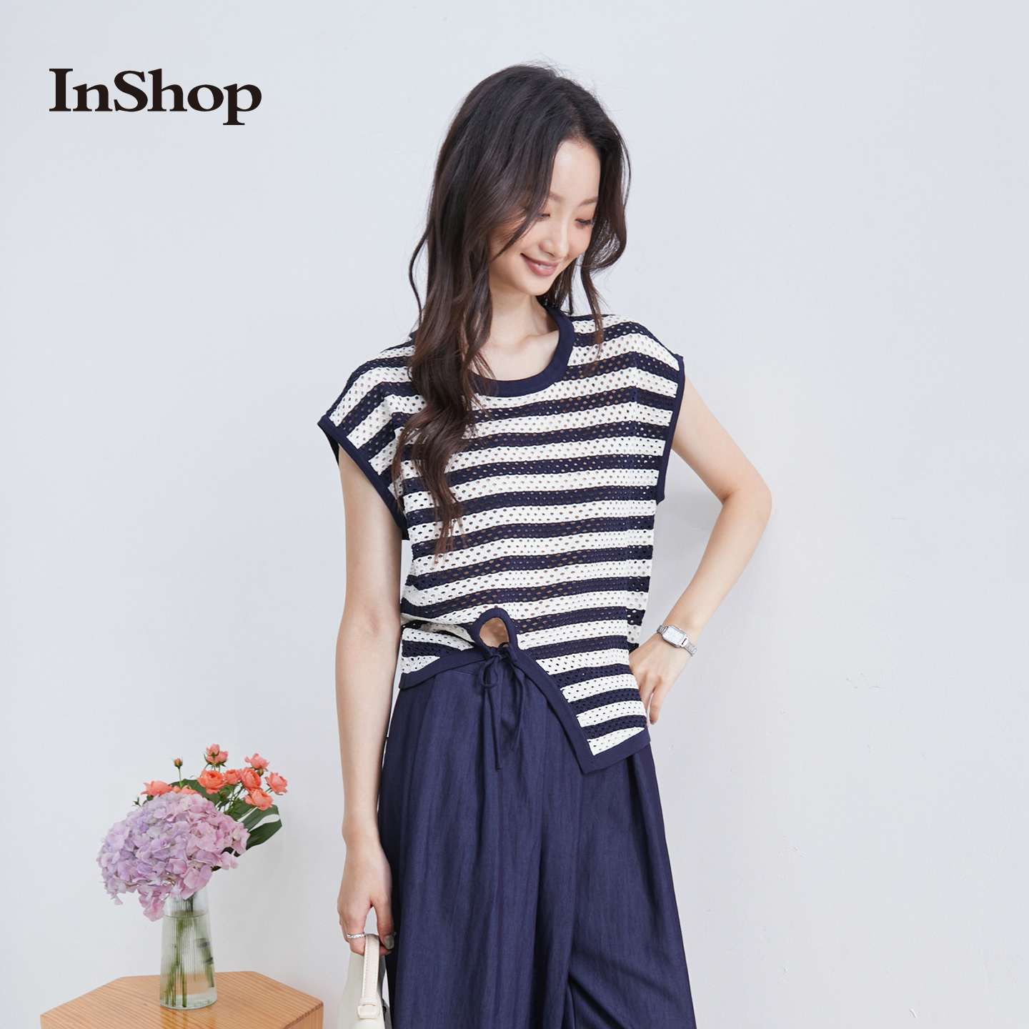 【商场同款】INSHOP新款不规则条纹t恤女抽绳镂空外搭坎肩上衣