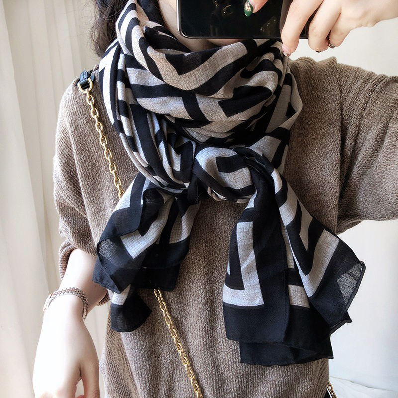 2023新款围巾女秋冬百搭大格子撞色棉麻春秋披肩长款旅行防晒纱巾