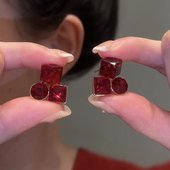 过年喜庆红色水晶耳环女春夏轻奢小众设计感耳钉高级感耳坠耳饰